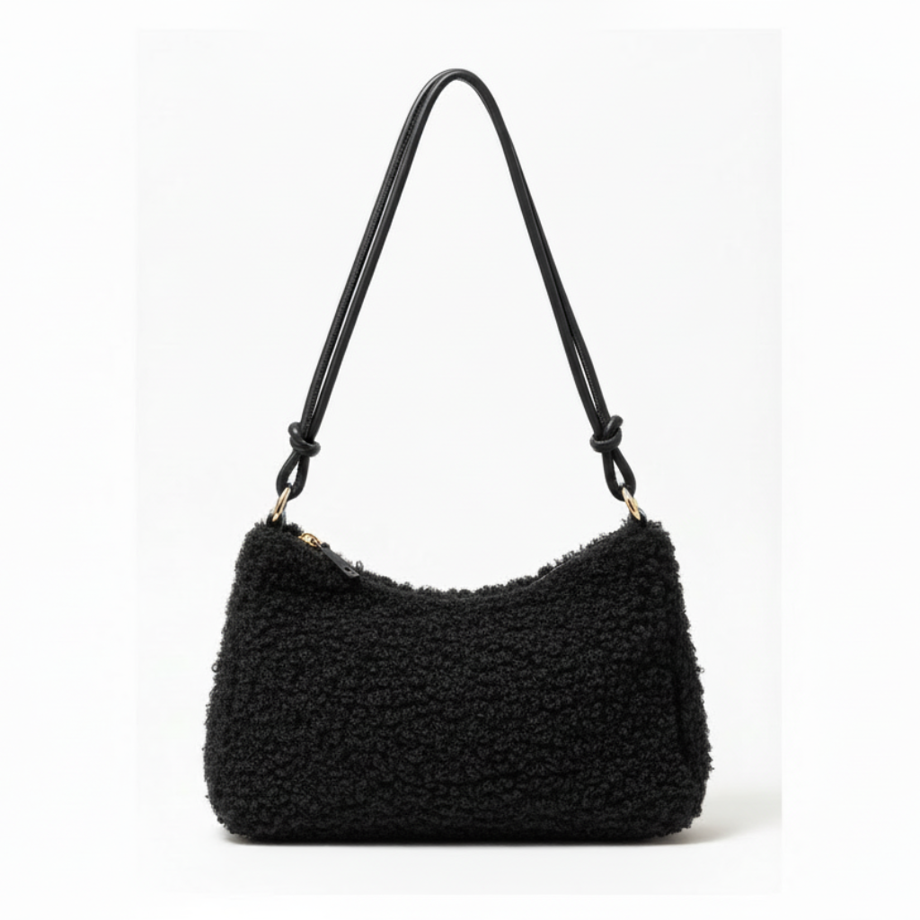 Черная сумка с золотой фурнитурой